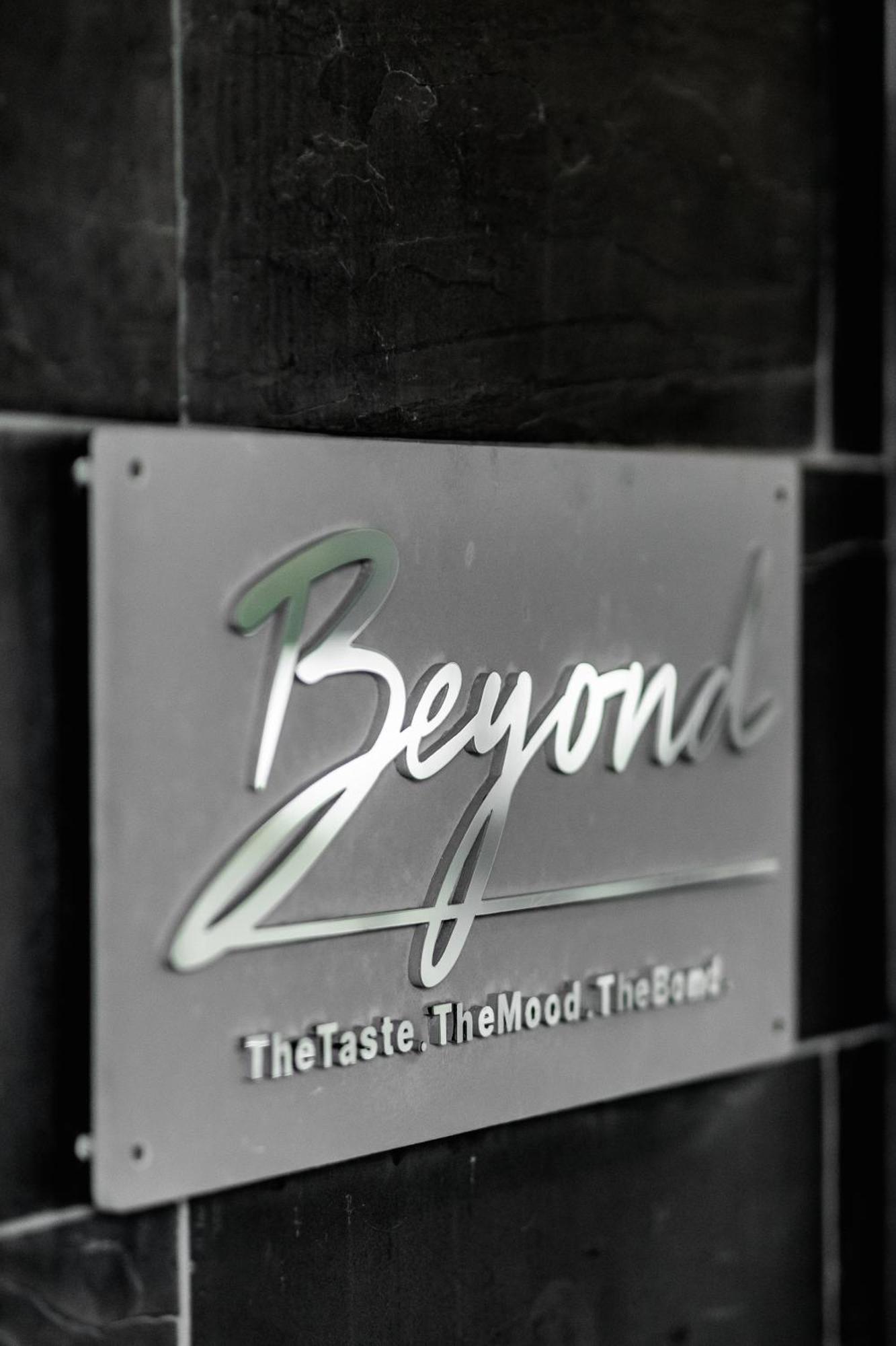 B The Hotel Сфынту-Георге Экстерьер фото
